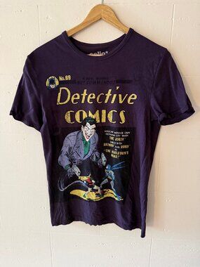 DC COMICS | Batman Detective Comics Graphic Tee | Small